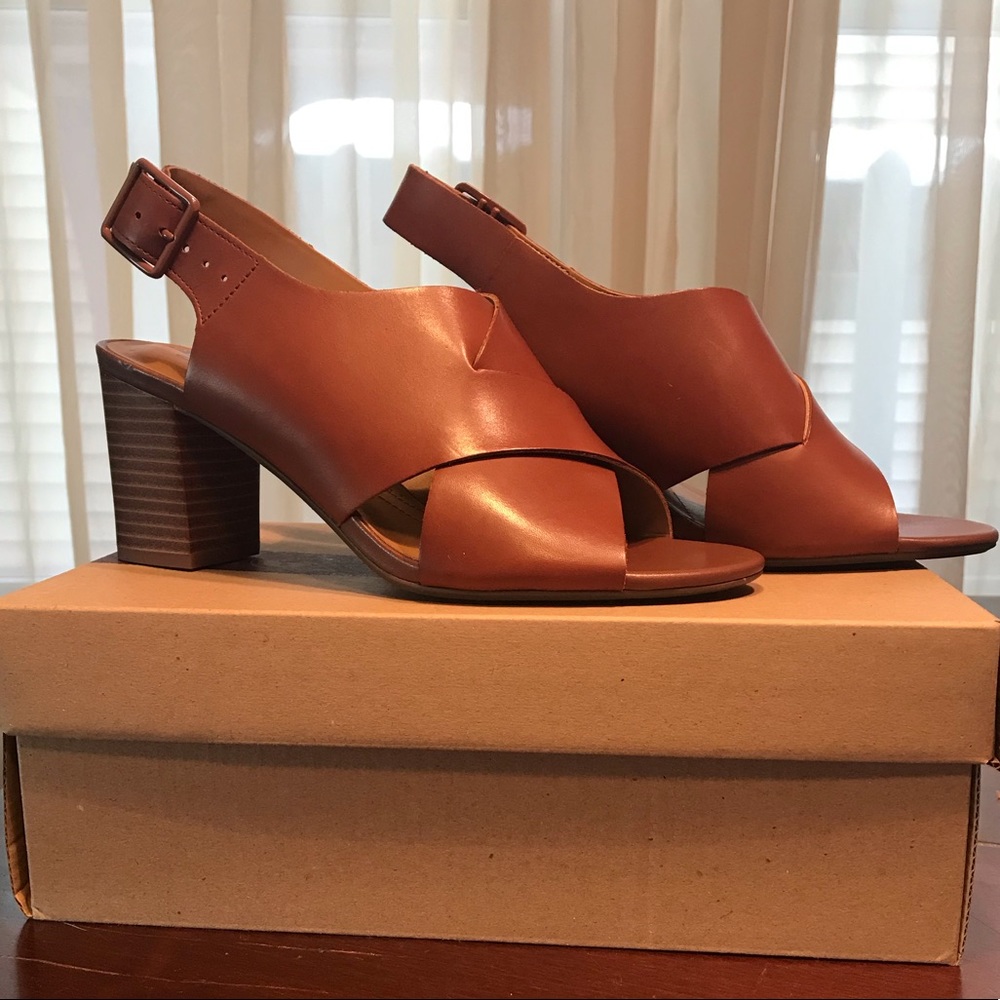 Clark’s Deva Janie Sandals